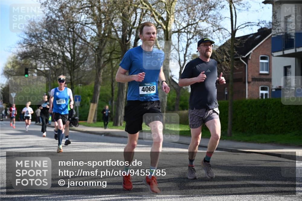 12.04.2026 - 45. Internationalen Wilhelmsburger Insellauf J. Mangold http://msf.ph/oto/9455785 12.04.2026 10:28:11 Ziel 3562, 2265, 5473, 4163, 4214, 2022, 4068, 4294, 2851, 5452, 4995, 5833, 3904, 4994, 4831, 3141, 4883, 2979, 3585, 4154, 3473, 4075, 4144 meine-sportfotos.de