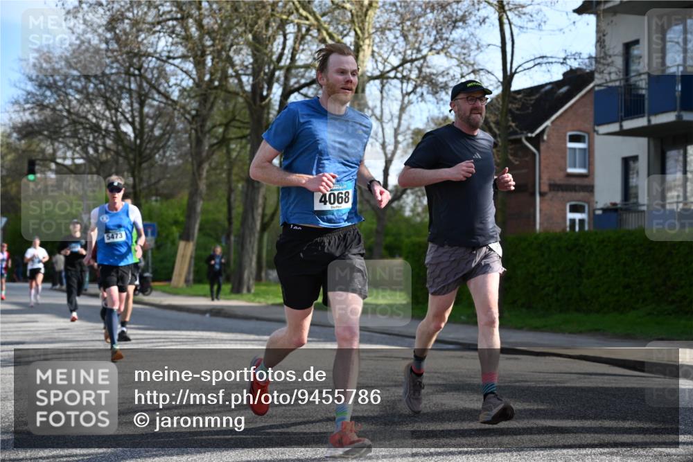 12.04.2026 - 45. Internationalen Wilhelmsburger Insellauf J. Mangold http://msf.ph/oto/9455786 12.04.2026 10:28:11 Ziel 3562, 2265, 5473, 4163, 4214, 2022, 4068, 4294, 2851, 5452, 4995, 5833, 3904, 4994, 4831, 3141, 4883, 2979, 3585, 4154, 3473, 4075, 4144 meine-sportfotos.de