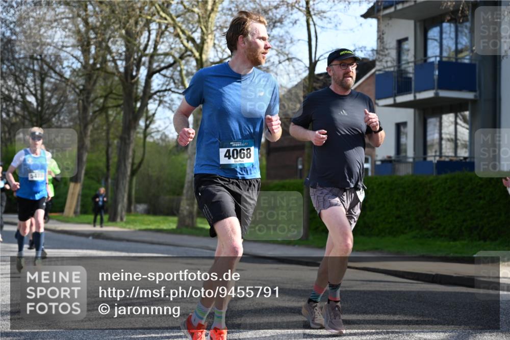 12.04.2026 - 45. Internationalen Wilhelmsburger Insellauf J. Mangold http://msf.ph/oto/9455791 12.04.2026 10:28:12 Ziel 2265, 5473, 4163, 4214, 2022, 4068, 4294, 2851, 5452, 4995, 5833, 3904, 4994, 4831, 3141, 4883, 2979, 3585, 4154, 3473, 4075, 4144 meine-sportfotos.de