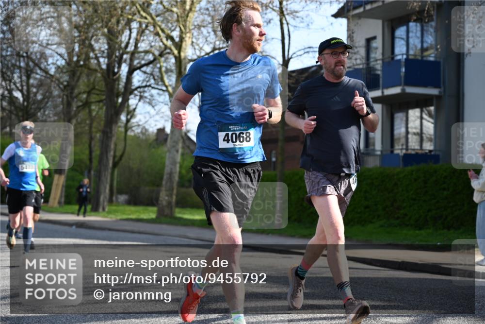 12.04.2026 - 45. Internationalen Wilhelmsburger Insellauf J. Mangold http://msf.ph/oto/9455792 12.04.2026 10:28:12 Ziel 2265, 5473, 4163, 4214, 2022, 4068, 4294, 2851, 5452, 4995, 5833, 3904, 4994, 4831, 3141, 4883, 2979, 3585, 4154, 3473, 4075, 4144 meine-sportfotos.de