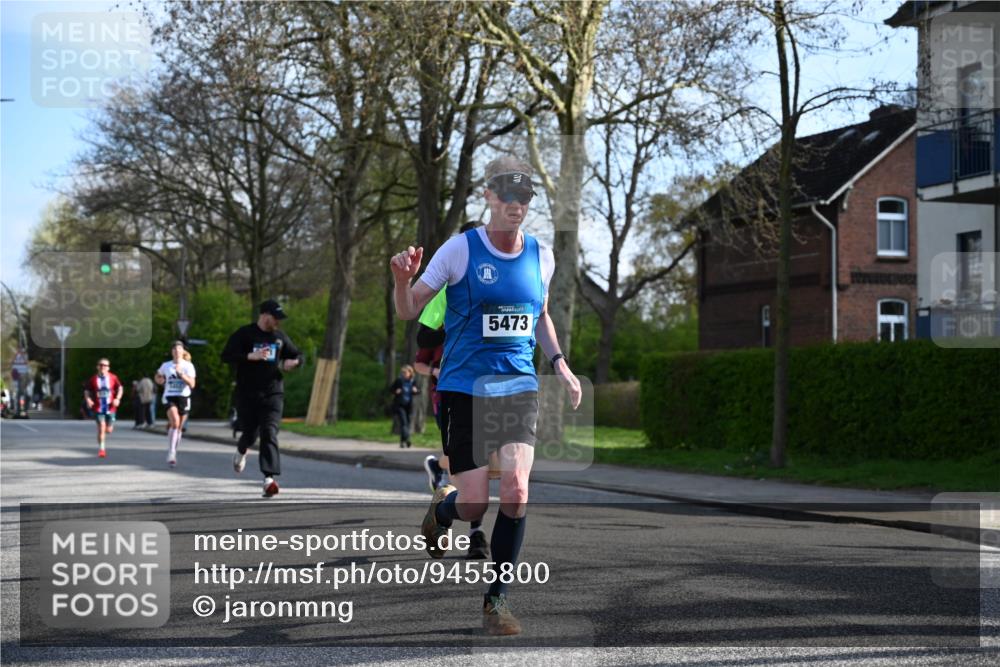 12.04.2026 - 45. Internationalen Wilhelmsburger Insellauf J. Mangold http://msf.ph/oto/9455800 12.04.2026 10:28:13 Ziel 2265, 5473, 4163, 4214, 2022, 4068, 4294, 2851, 5452, 4995, 5833, 3904, 4994, 3904, 4994, 4831, 3141, 4883, 2979, 3585, 4154, 3473, 4075, 4144 meine-sportfotos.de