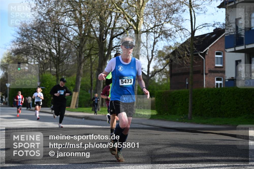 12.04.2026 - 45. Internationalen Wilhelmsburger Insellauf J. Mangold http://msf.ph/oto/9455801 12.04.2026 10:28:13 Ziel 2265, 5473, 4163, 4214, 2022, 4068, 4294, 2851, 5452, 4995, 5833, 3904, 4994, 3904, 4994, 4831, 3141, 4883, 2979, 3585, 4154, 3473, 4075, 4144 meine-sportfotos.de