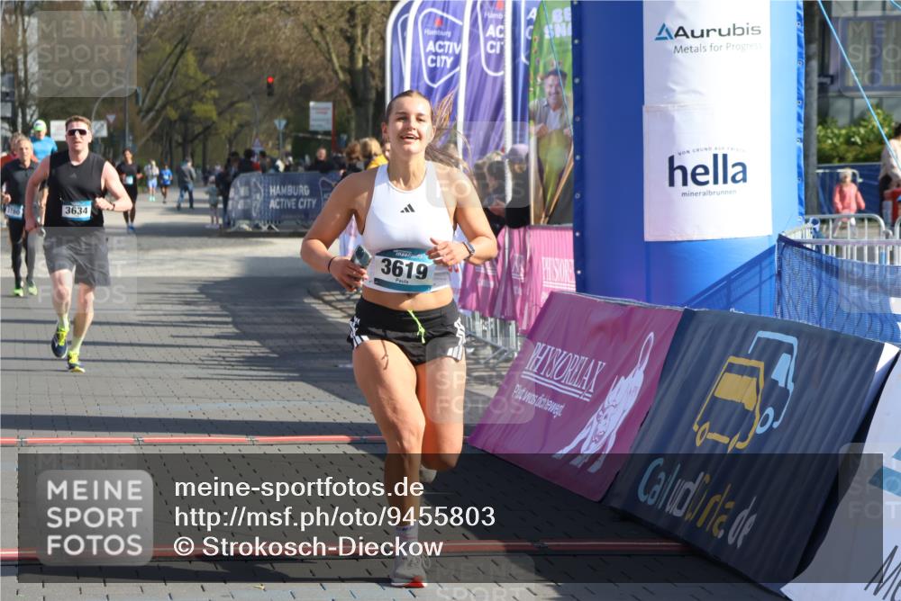 12.04.2026 - 45. Internationalen Wilhelmsburger Insellauf Strokosch-Dieckow http://msf.ph/oto/9455803 12.04.2026 10:31:52 Ziel 3584, 3619, 3634 meine-sportfotos.de