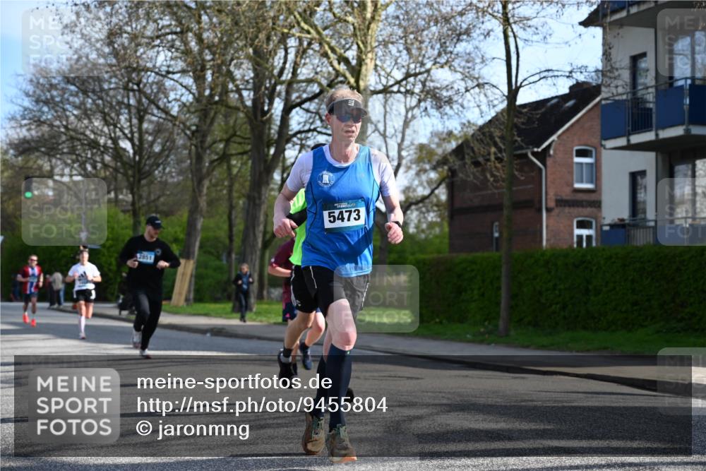 12.04.2026 - 45. Internationalen Wilhelmsburger Insellauf J. Mangold http://msf.ph/oto/9455804 12.04.2026 10:28:13 Ziel 2265, 5473, 4163, 4214, 2022, 4068, 4294, 2851, 5452, 4995, 5833, 3904, 4994, 3904, 4994, 4831, 3141, 4883, 2979, 3585, 4154, 3473, 4075, 4144 meine-sportfotos.de