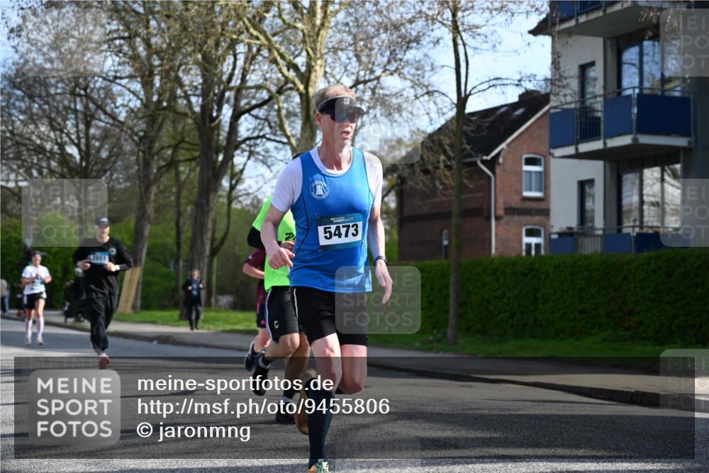 12.04.2026 - 45. Internationalen Wilhelmsburger Insellauf J. Mangold http://msf.ph/oto/9455806 12.04.2026 10:28:13 Ziel 2265, 5473, 4163, 4214, 2022, 4068, 4294, 2851, 5452, 4995, 5833, 3904, 4994, 3904, 4994, 4831, 3141, 4883, 2979, 3585, 4154, 3473, 4075, 4144 meine-sportfotos.de