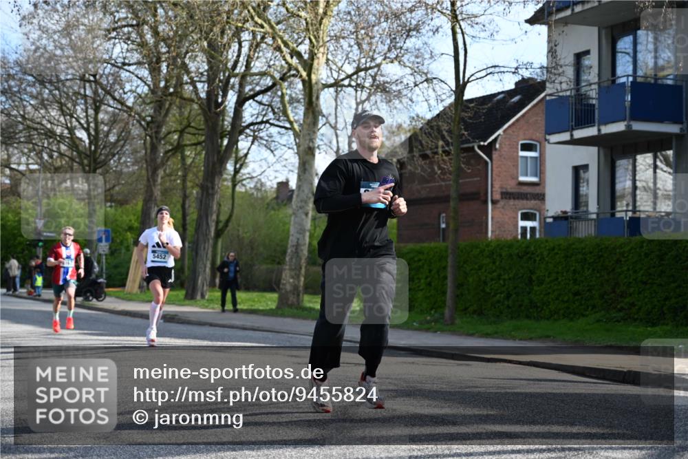 12.04.2026 - 45. Internationalen Wilhelmsburger Insellauf J. Mangold http://msf.ph/oto/9455824 12.04.2026 10:28:16 Ziel 2265, 5473, 4163, 4214, 2022, 4068, 4294, 2851, 5452, 4995, 5833, 3904, 4994, 4831, 4831, 3141, 4883, 2979, 3585, 4154, 3473, 4075, 4144, 5316 meine-sportfotos.de