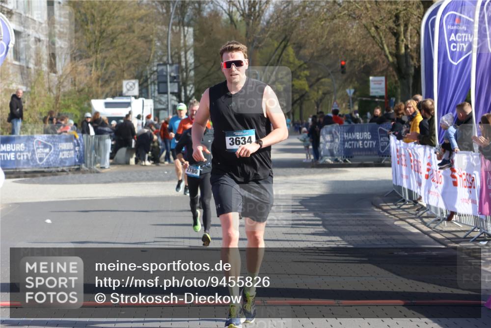 12.04.2026 - 45. Internationalen Wilhelmsburger Insellauf Strokosch-Dieckow http://msf.ph/oto/9455826 12.04.2026 10:31:54 Ziel 3584, 3619, 3634, 2780 meine-sportfotos.de