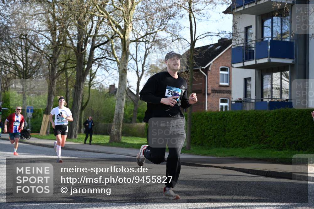 12.04.2026 - 45. Internationalen Wilhelmsburger Insellauf J. Mangold http://msf.ph/oto/9455827 12.04.2026 10:28:16 Ziel 2265, 5473, 4163, 4214, 2022, 4068, 4294, 2851, 5452, 4995, 5833, 3904, 4994, 4831, 4831, 3141, 4883, 2979, 3585, 4154, 3473, 4075, 4144, 5316 meine-sportfotos.de