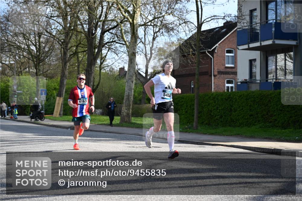 12.04.2026 - 45. Internationalen Wilhelmsburger Insellauf J. Mangold http://msf.ph/oto/9455835 12.04.2026 10:28:17 Ziel 2265, 5473, 4163, 4214, 2022, 4068, 4294, 2851, 5452, 4995, 5833, 3904, 4994, 4831, 3141, 4883, 2979, 3585, 4154, 3473, 4075, 4144, 5316 meine-sportfotos.de