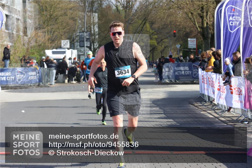 12.04.2026 - 45. Internationalen Wilhelmsburger Insellauf Strokosch-Dieckow http://msf.ph/oto/9455836 12.04.2026 10:31:54 Ziel 3584, 3619, 3634, 2780 meine-sportfotos.de