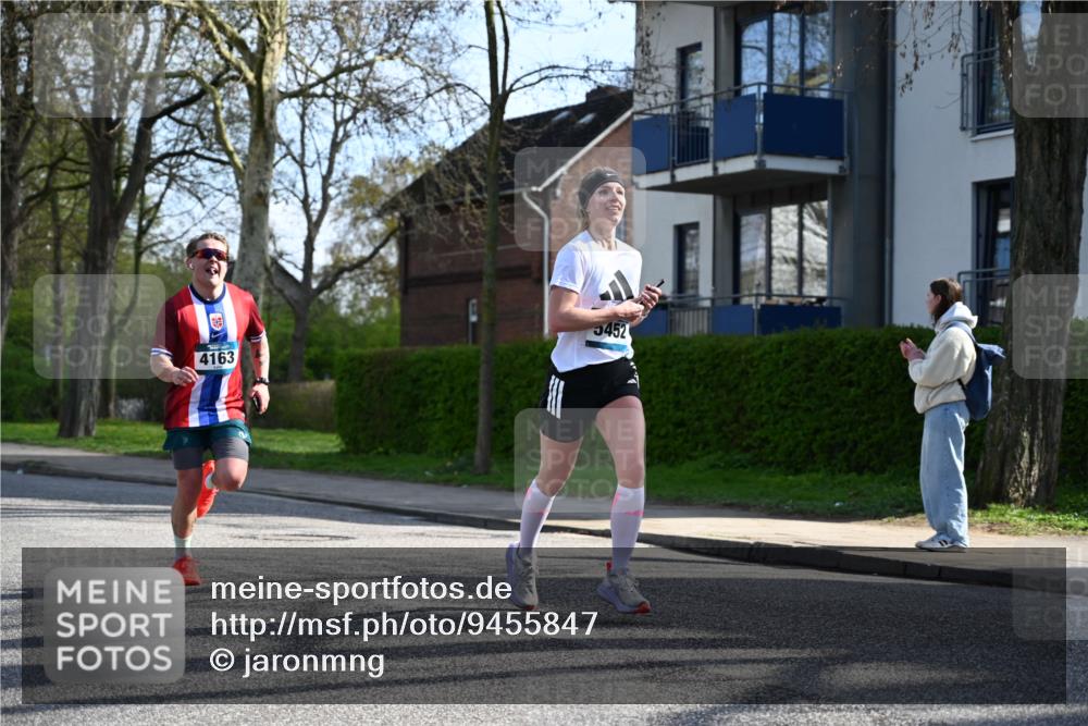12.04.2026 - 45. Internationalen Wilhelmsburger Insellauf J. Mangold http://msf.ph/oto/9455847 12.04.2026 10:28:18 Ziel 5473, 4163, 4214, 2022, 4068, 4294, 2851, 5452, 4995, 5833, 3904, 4994, 4831, 3141, 4883, 3141, 4883, 2979, 3585, 4154, 3473, 4075, 4075, 4144, 5316 meine-sportfotos.de