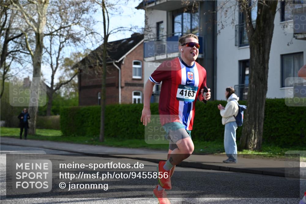 12.04.2026 - 45. Internationalen Wilhelmsburger Insellauf J. Mangold http://msf.ph/oto/9455856 12.04.2026 10:28:19 Ziel 5473, 4163, 4214, 2022, 4068, 4294, 2851, 5452, 4995, 5833, 3904, 4994, 4831, 3141, 4883, 2979, 3585, 4154, 3473, 4075, 4144, 5316 meine-sportfotos.de