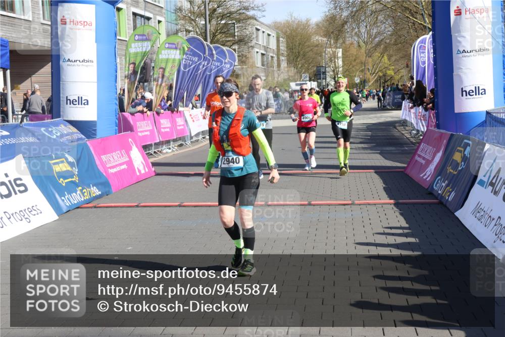 12.04.2026 - 45. Internationalen Wilhelmsburger Insellauf Strokosch-Dieckow http://msf.ph/oto/9455874 12.04.2026 10:44:57 Ziel 2911, 4934, 2940, 4815, 4758, 5009, 4906 meine-sportfotos.de