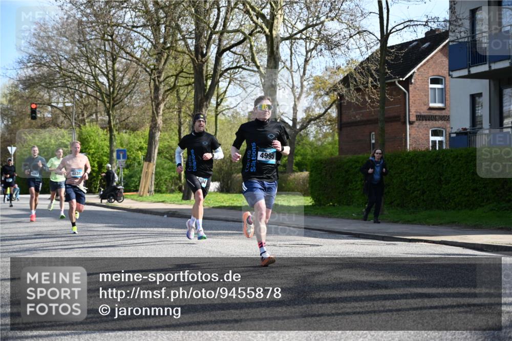 12.04.2026 - 45. Internationalen Wilhelmsburger Insellauf J. Mangold http://msf.ph/oto/9455878 12.04.2026 10:28:26 Ziel 2851, 5452, 4995, 5833, 3904, 4994, 4831, 3141, 4883, 2979, 3585, 4154, 4154, 3473, 4075, 4144, 5316, 3514, 2793 meine-sportfotos.de