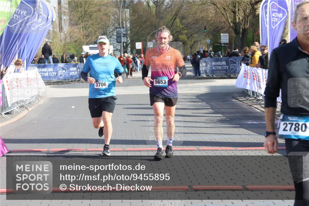 12.04.2026 - 45. Internationalen Wilhelmsburger Insellauf Strokosch-Dieckow http://msf.ph/oto/9455895 12.04.2026 10:32:00 Ziel 2780, 5653, 3706 meine-sportfotos.de
