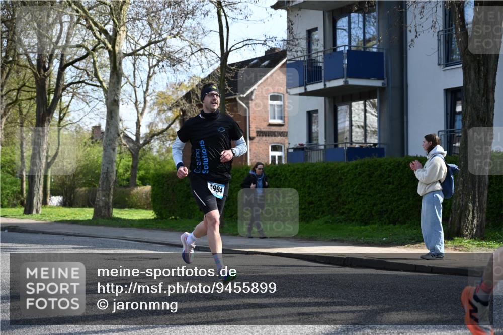 12.04.2026 - 45. Internationalen Wilhelmsburger Insellauf J. Mangold http://msf.ph/oto/9455899 12.04.2026 10:28:28 Ziel 4995, 5833, 3904, 4994, 4831, 3141, 4883, 2979, 3585, 4154, 3473, 4075, 4144, 5316, 5316, 3514, 2793, 3777 meine-sportfotos.de