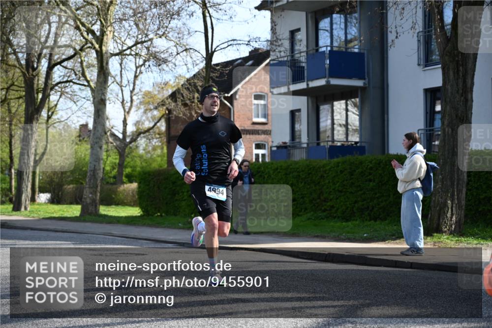 12.04.2026 - 45. Internationalen Wilhelmsburger Insellauf J. Mangold http://msf.ph/oto/9455901 12.04.2026 10:28:28 Ziel 4995, 5833, 3904, 4994, 4831, 3141, 4883, 2979, 3585, 4154, 3473, 4075, 4144, 5316, 5316, 3514, 2793, 3777 meine-sportfotos.de