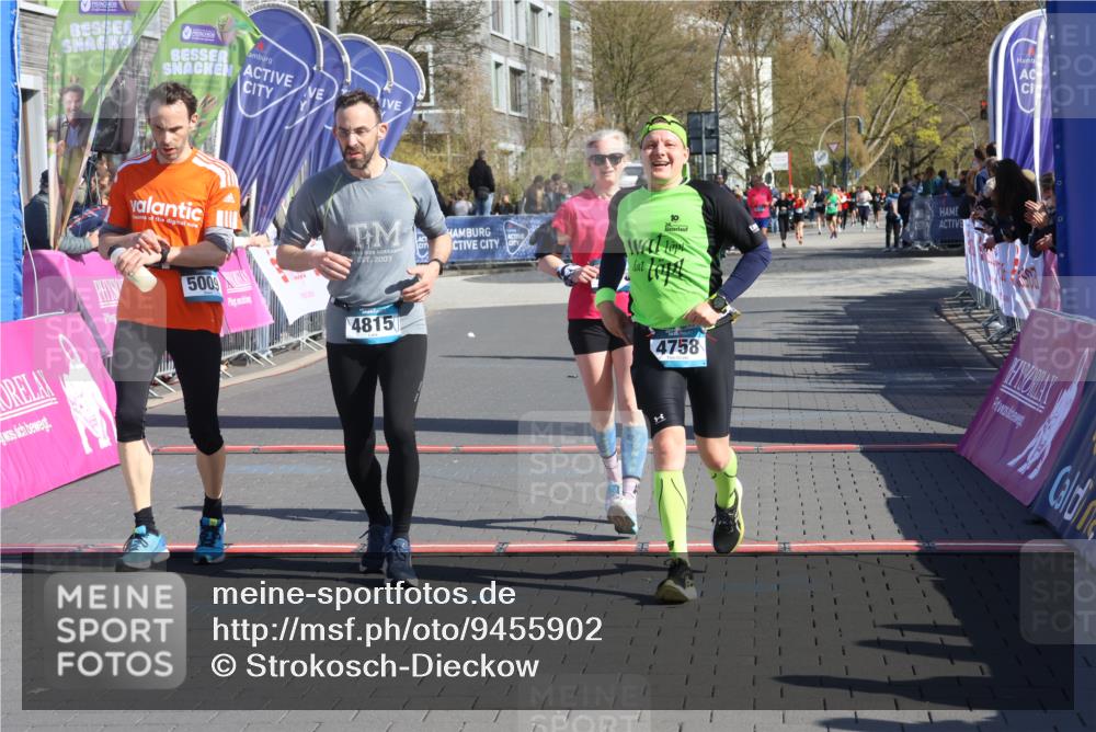 12.04.2026 - 45. Internationalen Wilhelmsburger Insellauf Strokosch-Dieckow http://msf.ph/oto/9455902 12.04.2026 10:44:59 Ziel 2940, 4815, 4758, 5009, 4906 meine-sportfotos.de