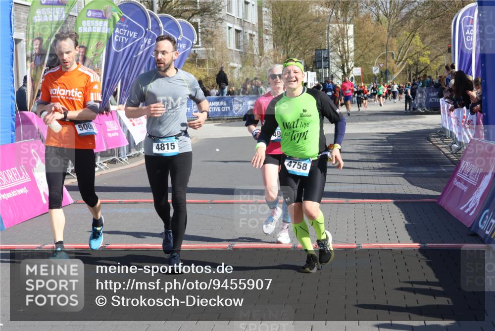 12.04.2026 - 45. Internationalen Wilhelmsburger Insellauf Strokosch-Dieckow http://msf.ph/oto/9455907 12.04.2026 10:44:59 Ziel 2940, 4815, 4758, 5009, 4906 meine-sportfotos.de
