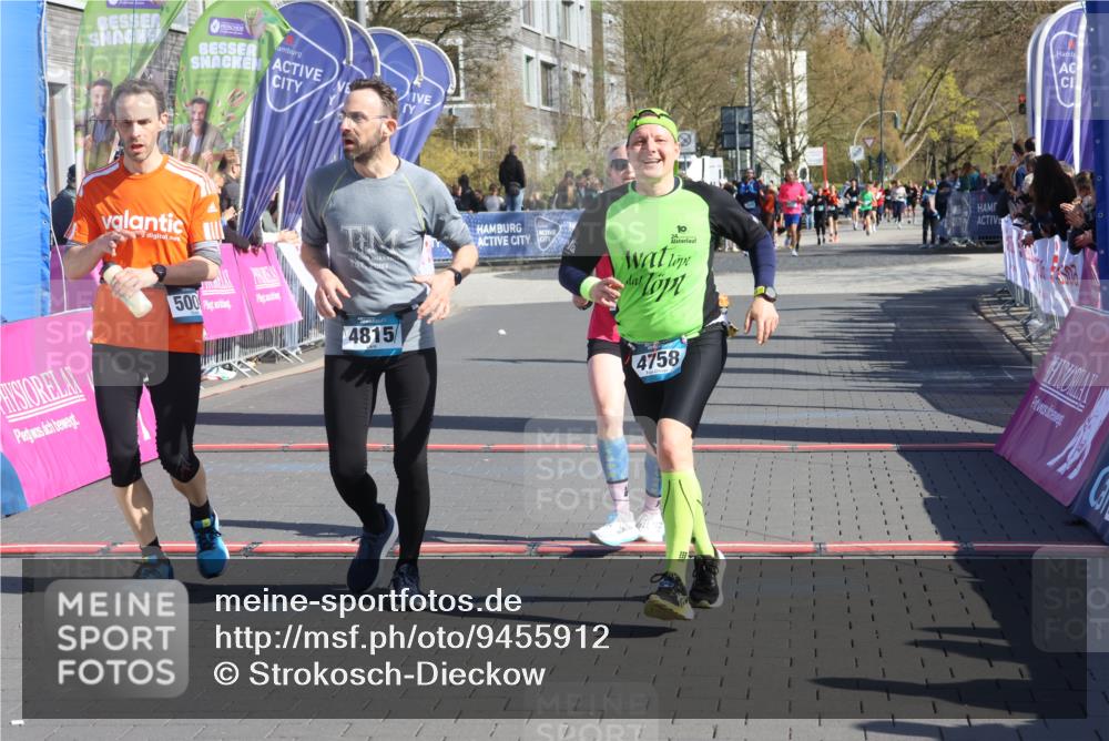 12.04.2026 - 45. Internationalen Wilhelmsburger Insellauf Strokosch-Dieckow http://msf.ph/oto/9455912 12.04.2026 10:44:59 Ziel 2940, 4815, 4758, 5009, 4906 meine-sportfotos.de