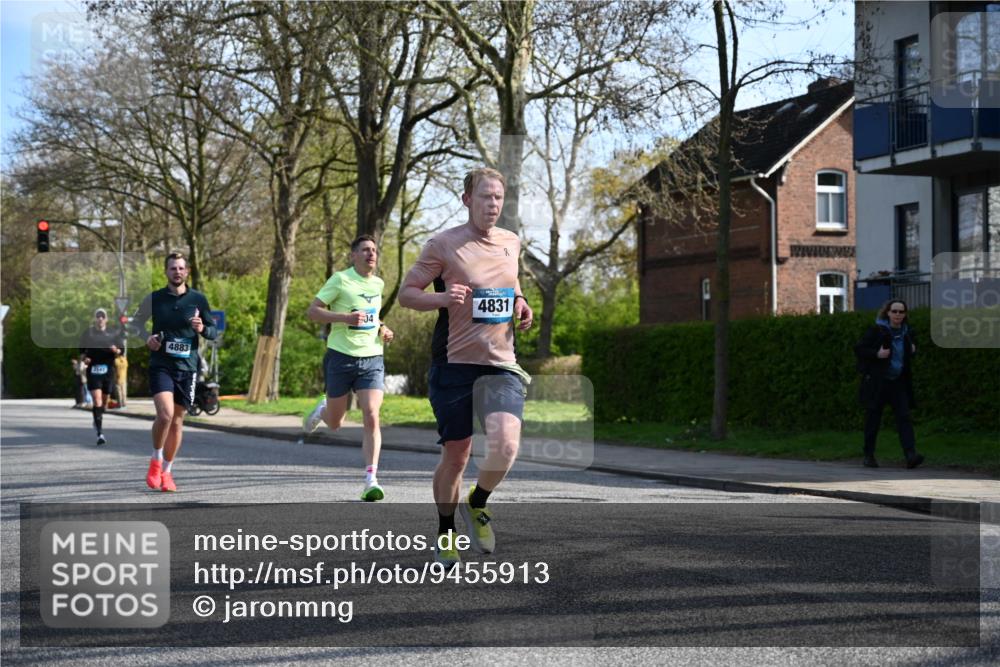 12.04.2026 - 45. Internationalen Wilhelmsburger Insellauf J. Mangold http://msf.ph/oto/9455913 12.04.2026 10:28:29 Ziel 4995, 5833, 3904, 4994, 4831, 3141, 4883, 2979, 3585, 4154, 3473, 4075, 4144, 5316, 3514, 2793, 3777, 4979, 4087 meine-sportfotos.de