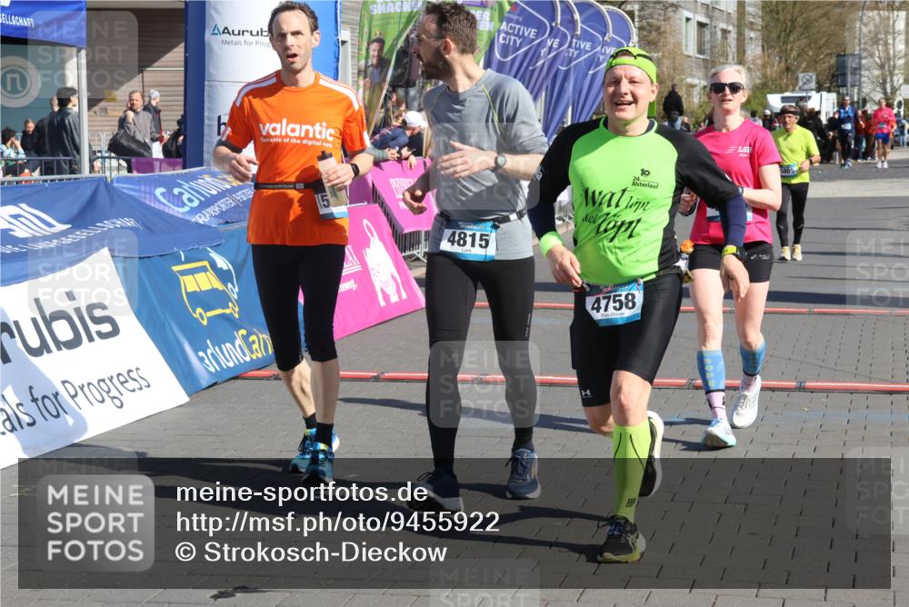 12.04.2026 - 45. Internationalen Wilhelmsburger Insellauf Strokosch-Dieckow http://msf.ph/oto/9455922 12.04.2026 10:45:00 Ziel 4815, 4758, 5009, 4906, 5805 meine-sportfotos.de