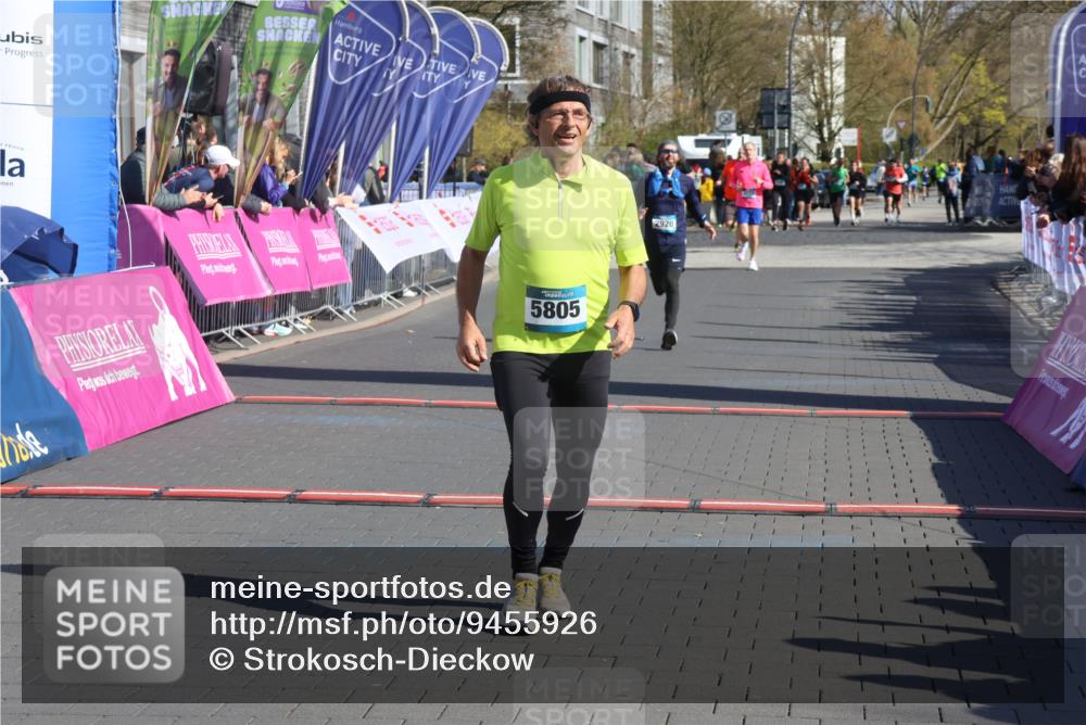 12.04.2026 - 45. Internationalen Wilhelmsburger Insellauf Strokosch-Dieckow http://msf.ph/oto/9455926 12.04.2026 10:45:06 Ziel 5805, 2920 meine-sportfotos.de
