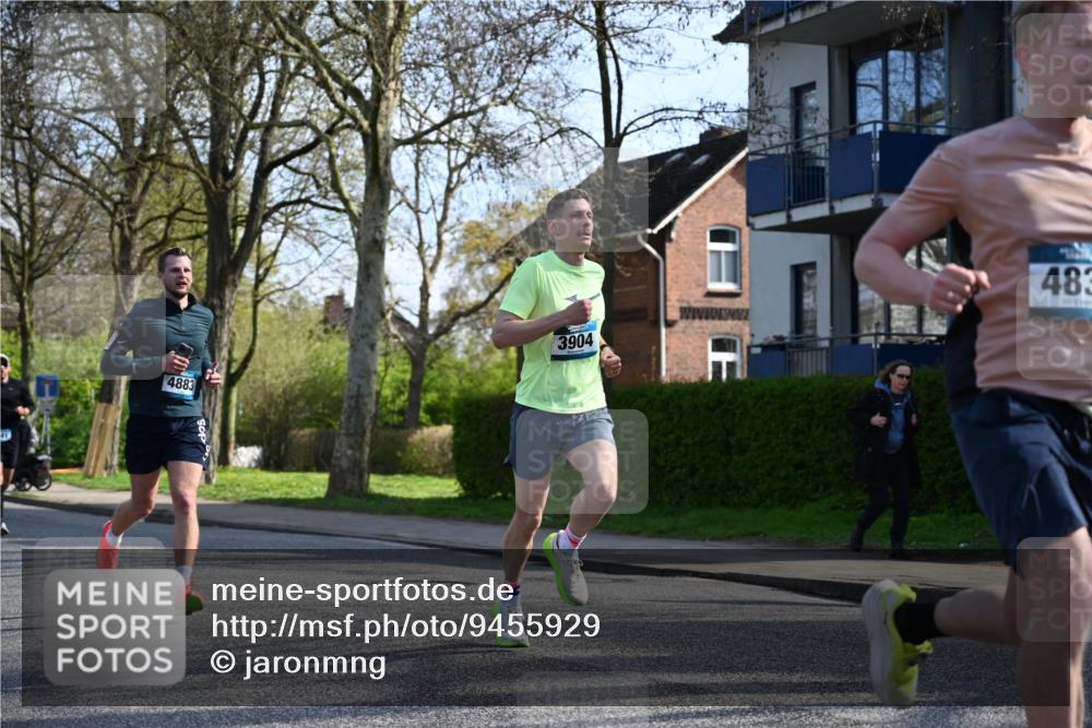 12.04.2026 - 45. Internationalen Wilhelmsburger Insellauf J. Mangold http://msf.ph/oto/9455929 12.04.2026 10:28:31 Ziel 4995, 5833, 3904, 4994, 4831, 3141, 4883, 2979, 3585, 4154, 3473, 4075, 4144, 5316, 3514, 2793, 3777, 4979, 4087 meine-sportfotos.de