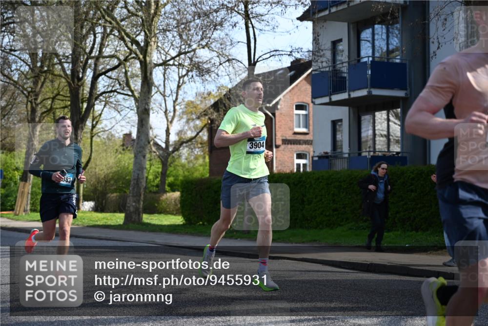 12.04.2026 - 45. Internationalen Wilhelmsburger Insellauf J. Mangold http://msf.ph/oto/9455931 12.04.2026 10:28:31 Ziel 4995, 5833, 3904, 4994, 4831, 3141, 4883, 2979, 3585, 4154, 3473, 4075, 4144, 5316, 3514, 2793, 3777, 4979, 4087 meine-sportfotos.de