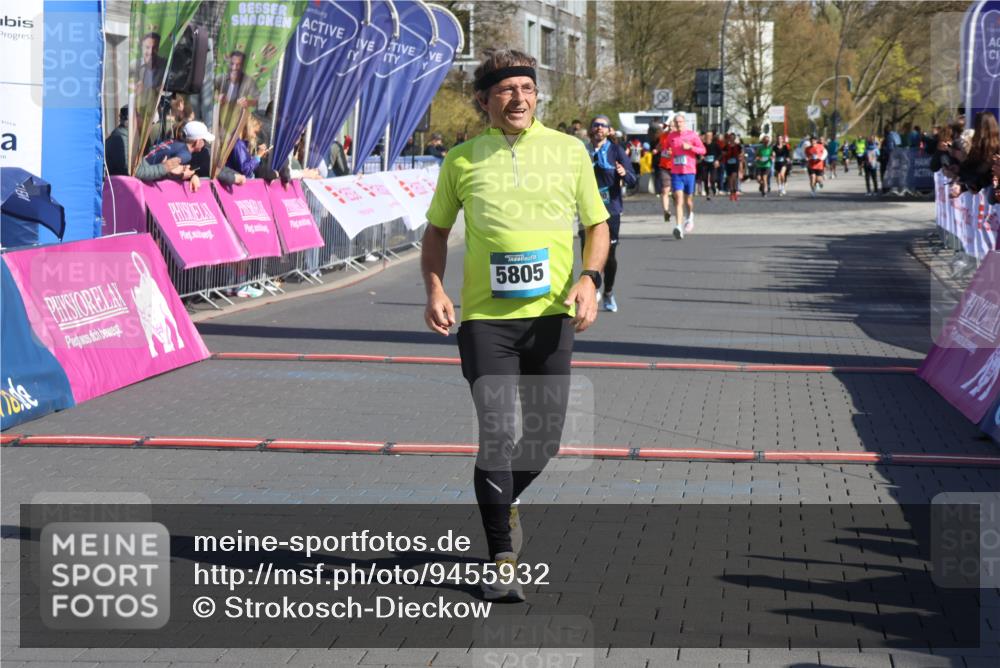 12.04.2026 - 45. Internationalen Wilhelmsburger Insellauf Strokosch-Dieckow http://msf.ph/oto/9455932 12.04.2026 10:45:06 Ziel 5805, 2920 meine-sportfotos.de