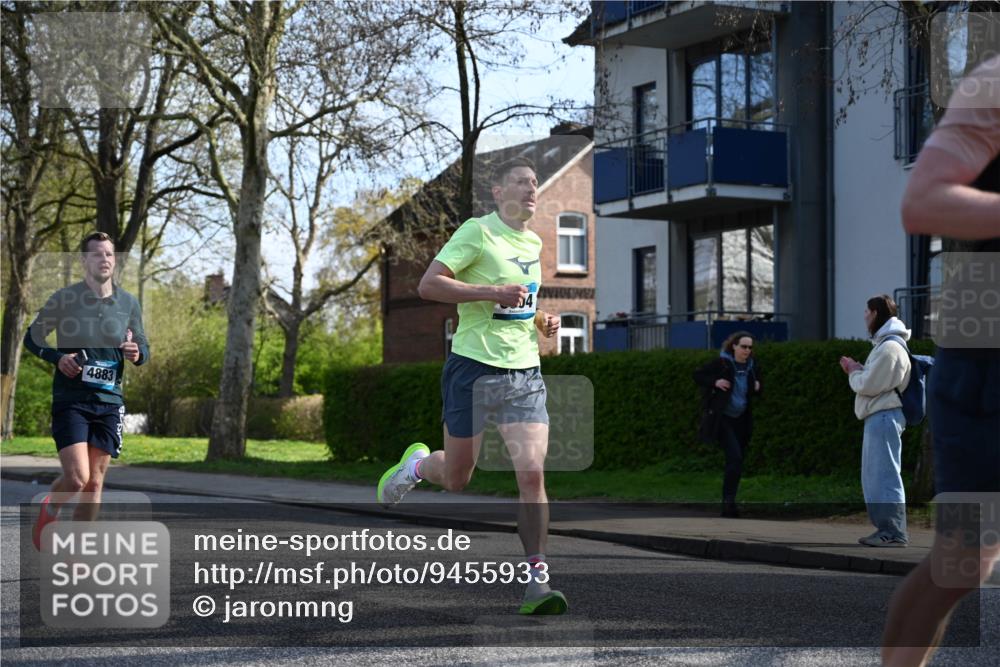 12.04.2026 - 45. Internationalen Wilhelmsburger Insellauf J. Mangold http://msf.ph/oto/9455933 12.04.2026 10:28:31 Ziel 4995, 5833, 3904, 4994, 4831, 3141, 4883, 2979, 3585, 4154, 3473, 4075, 4144, 5316, 3514, 2793, 3777, 4979, 4087 meine-sportfotos.de