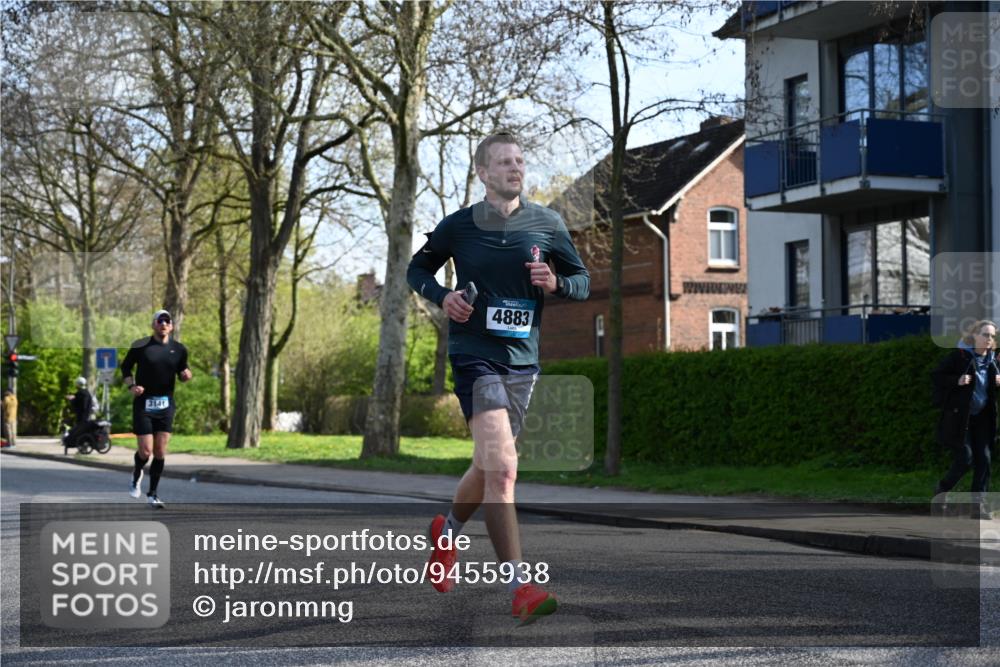 12.04.2026 - 45. Internationalen Wilhelmsburger Insellauf J. Mangold http://msf.ph/oto/9455938 12.04.2026 10:28:32 Ziel 4995, 5833, 3904, 4994, 4831, 3141, 4883, 2979, 3585, 4154, 3473, 4075, 4144, 5316, 3514, 3514, 2793, 3777, 4979, 4087 meine-sportfotos.de