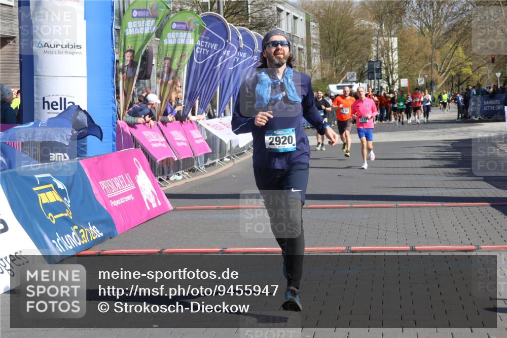 12.04.2026 - 45. Internationalen Wilhelmsburger Insellauf Strokosch-Dieckow http://msf.ph/oto/9455947 12.04.2026 10:45:09 Ziel 2920 meine-sportfotos.de
