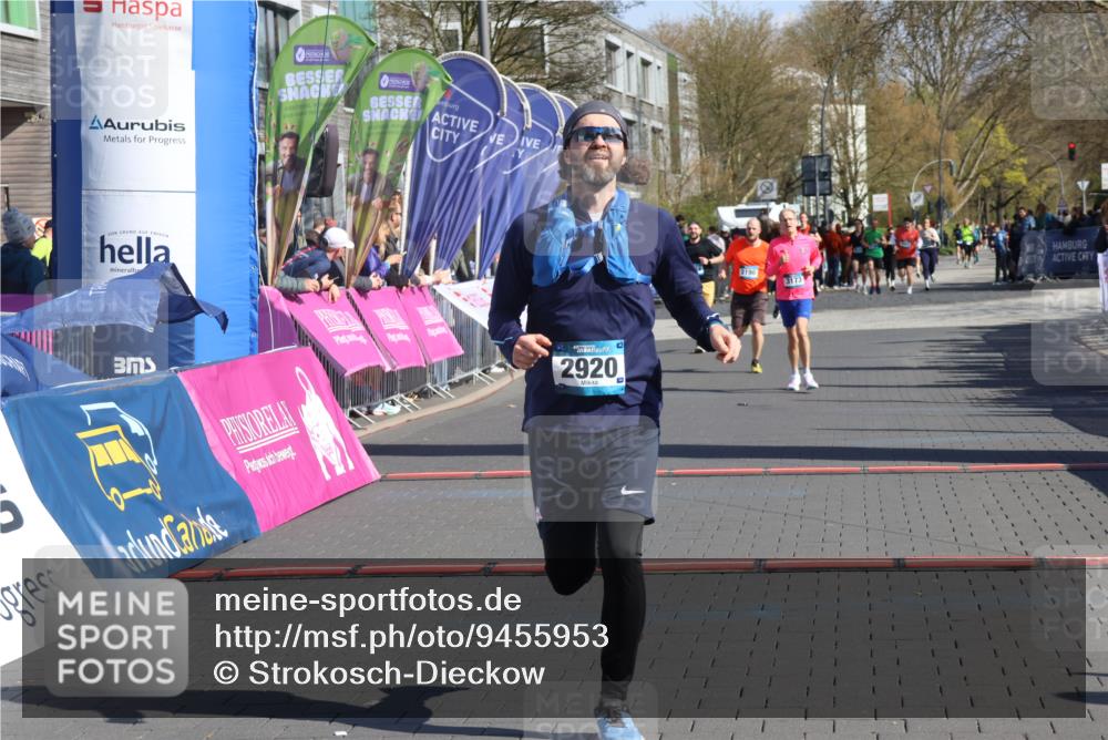 12.04.2026 - 45. Internationalen Wilhelmsburger Insellauf Strokosch-Dieckow http://msf.ph/oto/9455953 12.04.2026 10:45:09 Ziel 2920 meine-sportfotos.de
