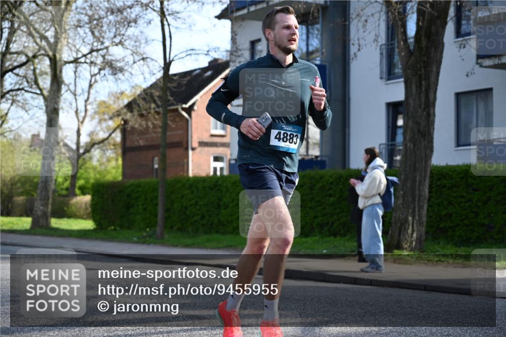 12.04.2026 - 45. Internationalen Wilhelmsburger Insellauf J. Mangold http://msf.ph/oto/9455955 12.04.2026 10:28:32 Ziel 4995, 5833, 3904, 4994, 4831, 3141, 4883, 2979, 3585, 4154, 3473, 4075, 4144, 5316, 3514, 3514, 2793, 3777, 4979, 4087 meine-sportfotos.de