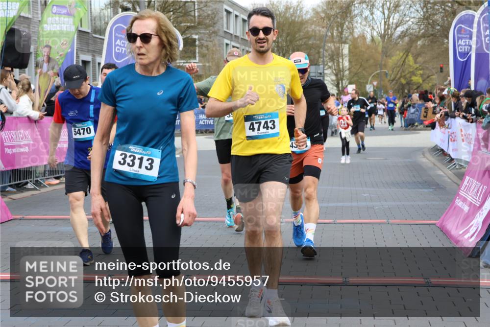 12.04.2026 - 45. Internationalen Wilhelmsburger Insellauf Strokosch-Dieckow http://msf.ph/oto/9455957 12.04.2026 13:03:48 Ziel 3313, 4743 meine-sportfotos.de