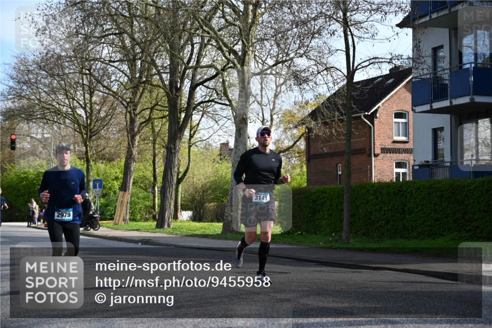 12.04.2026 - 45. Internationalen Wilhelmsburger Insellauf J. Mangold http://msf.ph/oto/9455958 12.04.2026 10:28:34 Ziel 3904, 4994, 4831, 3141, 4883, 2979, 3585, 4154, 3473, 4075, 4144, 4144, 5316, 3514, 2793, 3777, 4979, 4087, 3735 meine-sportfotos.de