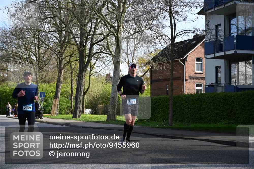 12.04.2026 - 45. Internationalen Wilhelmsburger Insellauf J. Mangold http://msf.ph/oto/9455960 12.04.2026 10:28:34 Ziel 3904, 4994, 4831, 3141, 4883, 2979, 3585, 4154, 3473, 4075, 4144, 4144, 5316, 3514, 2793, 3777, 4979, 4087, 3735 meine-sportfotos.de