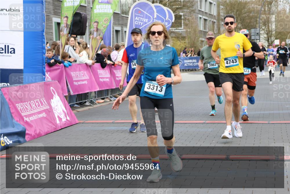 12.04.2026 - 45. Internationalen Wilhelmsburger Insellauf Strokosch-Dieckow http://msf.ph/oto/9455964 12.04.2026 13:03:47 Ziel 3313, 4743 meine-sportfotos.de