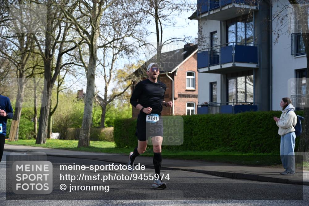 12.04.2026 - 45. Internationalen Wilhelmsburger Insellauf J. Mangold http://msf.ph/oto/9455974 12.04.2026 10:28:34 Ziel 3904, 4994, 4831, 3141, 4883, 2979, 3585, 4154, 3473, 4075, 4144, 4144, 5316, 3514, 2793, 3777, 4979, 4087, 3735 meine-sportfotos.de