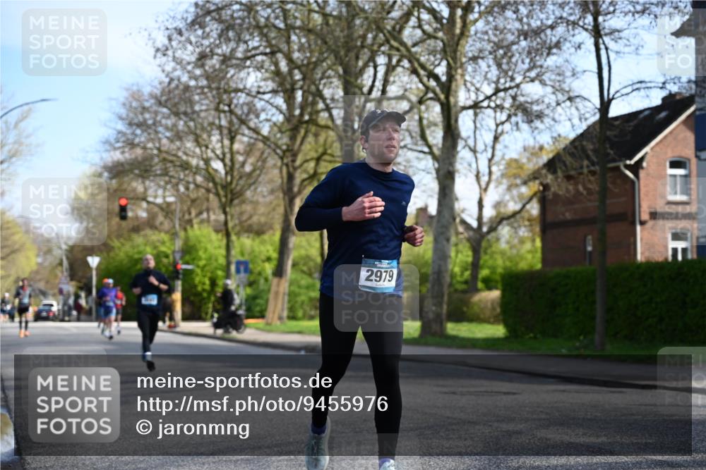 12.04.2026 - 45. Internationalen Wilhelmsburger Insellauf J. Mangold http://msf.ph/oto/9455976 12.04.2026 10:28:35 Ziel 3904, 4994, 4831, 3141, 4883, 2979, 3585, 4154, 3473, 4075, 4144, 5316, 3514, 2793, 3777, 4979, 4087, 3735 meine-sportfotos.de