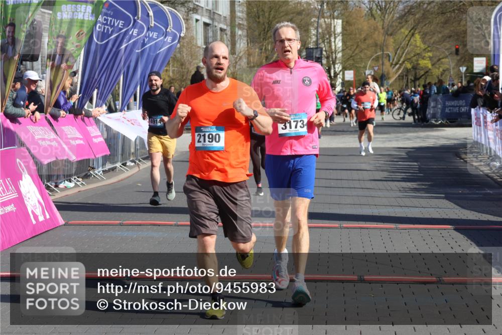 12.04.2026 - 45. Internationalen Wilhelmsburger Insellauf Strokosch-Dieckow http://msf.ph/oto/9455983 12.04.2026 10:45:14 Ziel 3173, 2190, 4914, 5341, 5435 meine-sportfotos.de