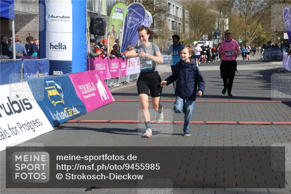 12.04.2026 - 45. Internationalen Wilhelmsburger Insellauf Strokosch-Dieckow http://msf.ph/oto/9455985 12.04.2026 11:02:29 Ziel 2417, 5605, 4613, 3178 meine-sportfotos.de