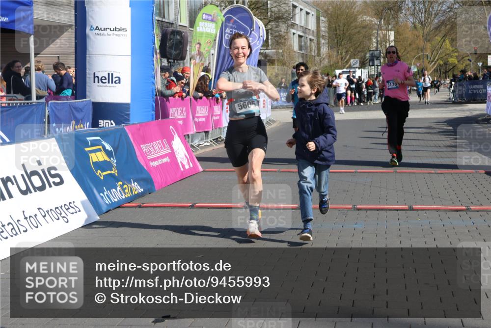 12.04.2026 - 45. Internationalen Wilhelmsburger Insellauf Strokosch-Dieckow http://msf.ph/oto/9455993 12.04.2026 11:02:29 Ziel 2417, 5605, 4613, 3178 meine-sportfotos.de