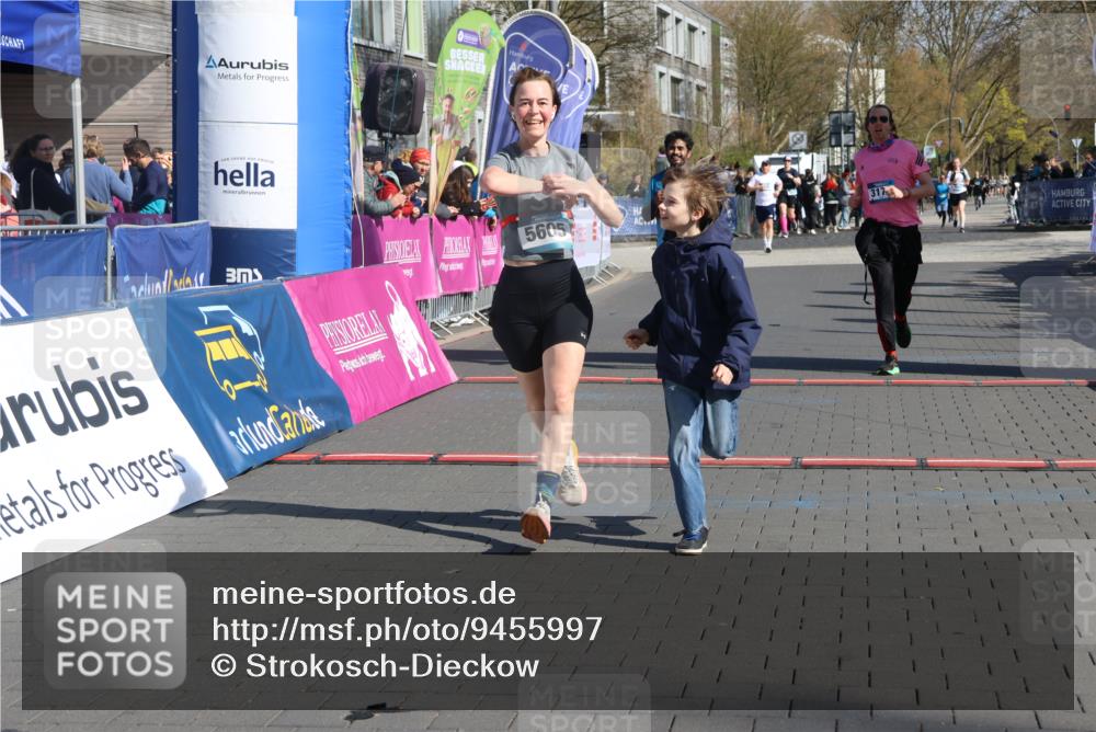 12.04.2026 - 45. Internationalen Wilhelmsburger Insellauf Strokosch-Dieckow http://msf.ph/oto/9455997 12.04.2026 11:02:29 Ziel 2417, 5605, 4613, 3178 meine-sportfotos.de