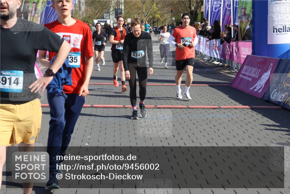 12.04.2026 - 45. Internationalen Wilhelmsburger Insellauf Strokosch-Dieckow http://msf.ph/oto/9456002 12.04.2026 10:45:20 Ziel 4914, 5341, 5435, 5563, 2075, 2810, 3408, 4739 meine-sportfotos.de
