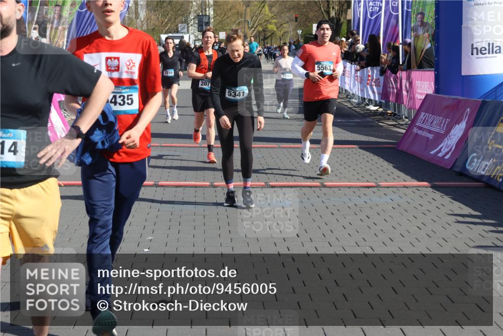 12.04.2026 - 45. Internationalen Wilhelmsburger Insellauf Strokosch-Dieckow http://msf.ph/oto/9456005 12.04.2026 10:45:20 Ziel 4914, 5341, 5435, 5563, 2075, 2810, 3408, 4739 meine-sportfotos.de