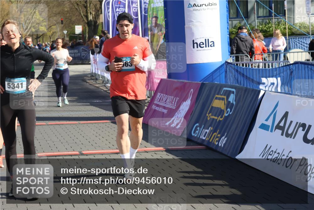 12.04.2026 - 45. Internationalen Wilhelmsburger Insellauf Strokosch-Dieckow http://msf.ph/oto/9456010 12.04.2026 10:45:21 Ziel 5341, 5435, 5563, 2075, 2810, 3408, 4739, 3416 meine-sportfotos.de