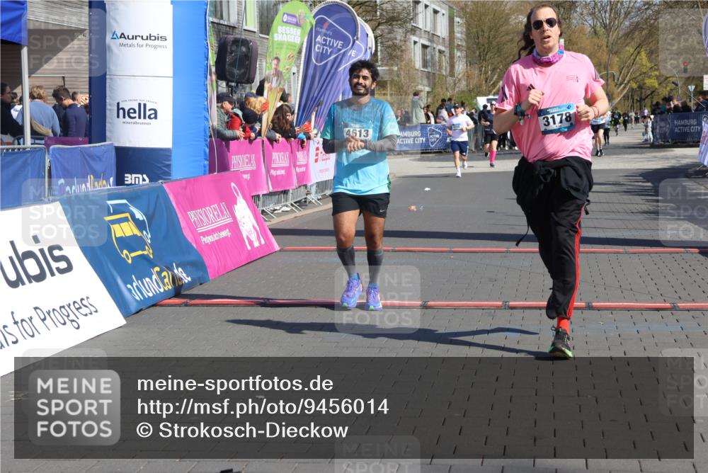 12.04.2026 - 45. Internationalen Wilhelmsburger Insellauf Strokosch-Dieckow http://msf.ph/oto/9456014 12.04.2026 11:02:32 Ziel 5605, 4613, 3178 meine-sportfotos.de