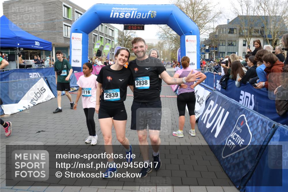 12.04.2026 - 45. Internationalen Wilhelmsburger Insellauf Strokosch-Dieckow http://msf.ph/oto/9456017 12.04.2026 13:03:41 Ziel 2939, 2938 meine-sportfotos.de